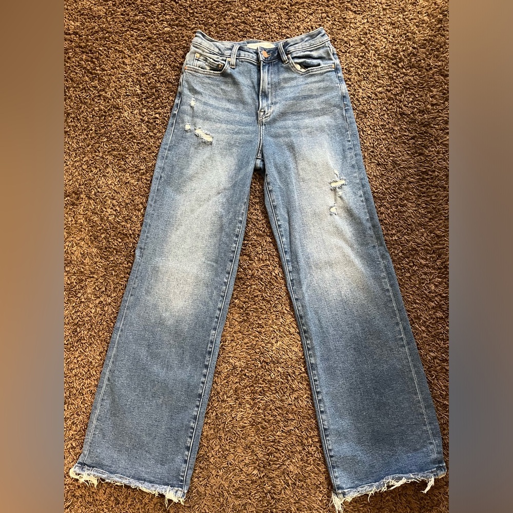 Altar’d State Jeans 
Size: 26
Brand new
Blue jean